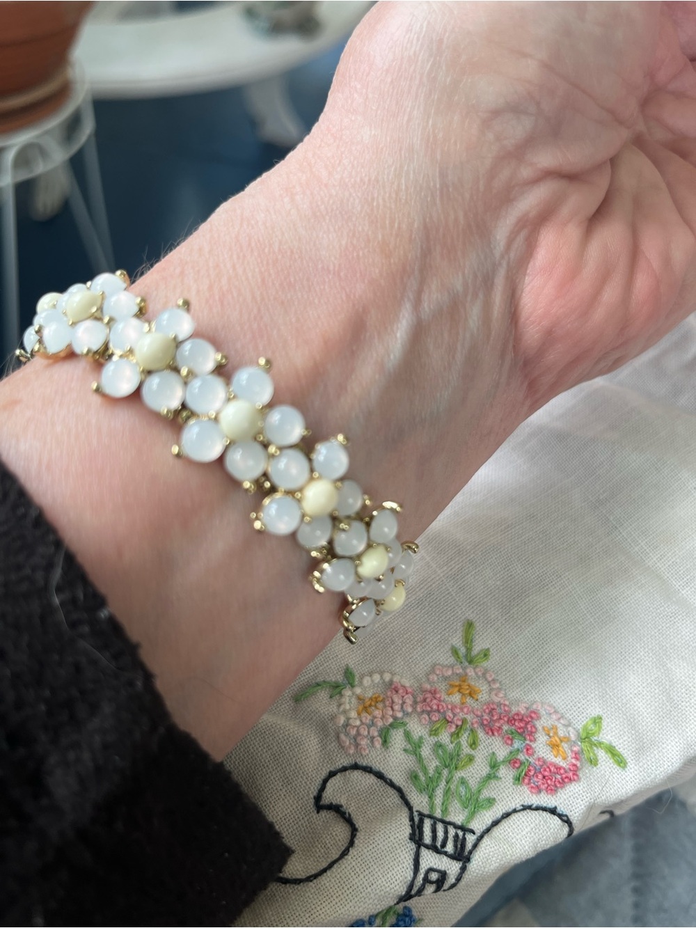 NWT Elegant White Bead Cluster Bracelet - Gold Accents
